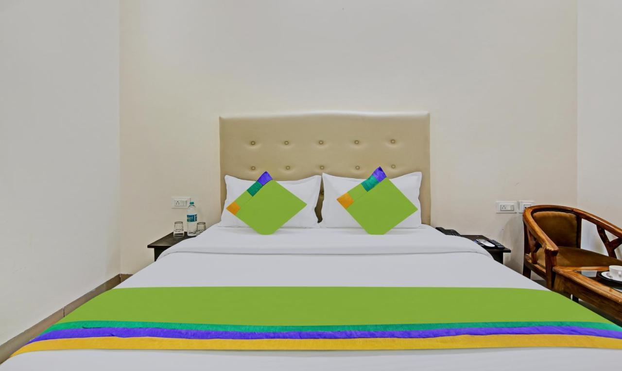 Treebo Royal Empire Adarsh Nagar, Chandigarh Hotel Exterior photo