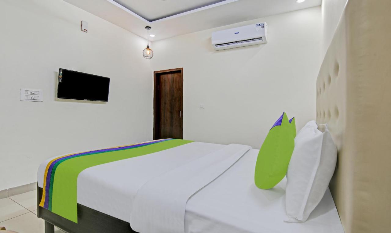 Treebo Royal Empire Adarsh Nagar, Chandigarh Hotel Exterior photo