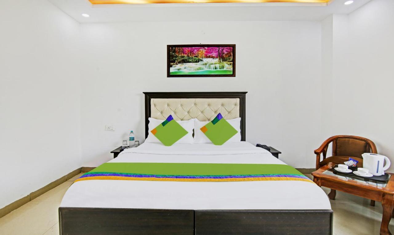 Treebo Royal Empire Adarsh Nagar, Chandigarh Hotel Exterior photo