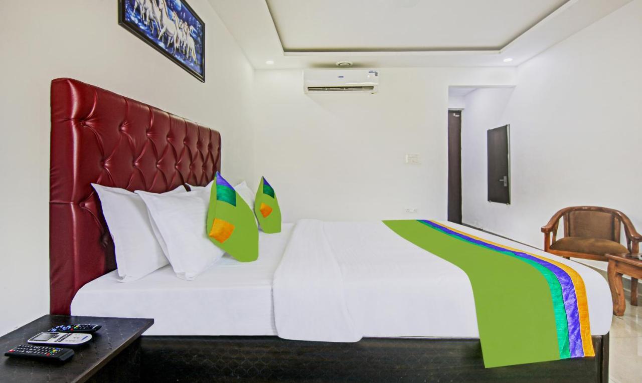 Treebo Royal Empire Adarsh Nagar, Chandigarh Hotel Exterior photo