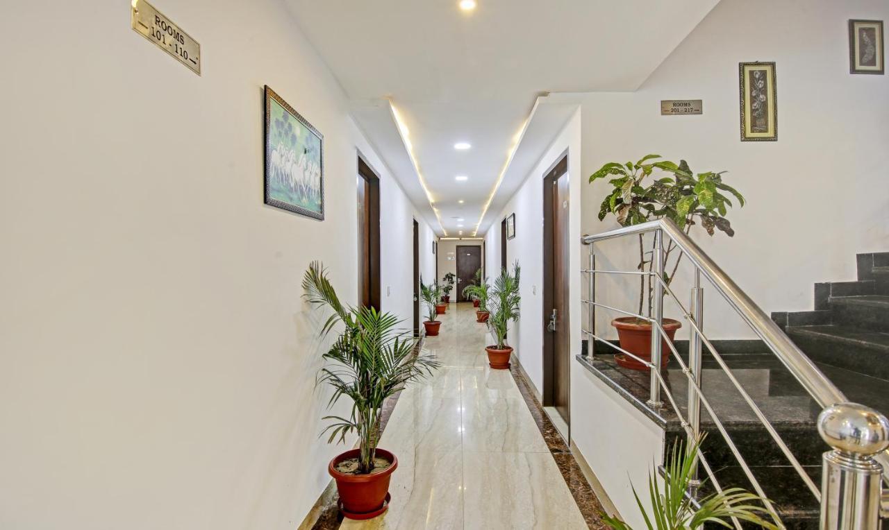 Treebo Royal Empire Adarsh Nagar, Chandigarh Hotel Exterior photo